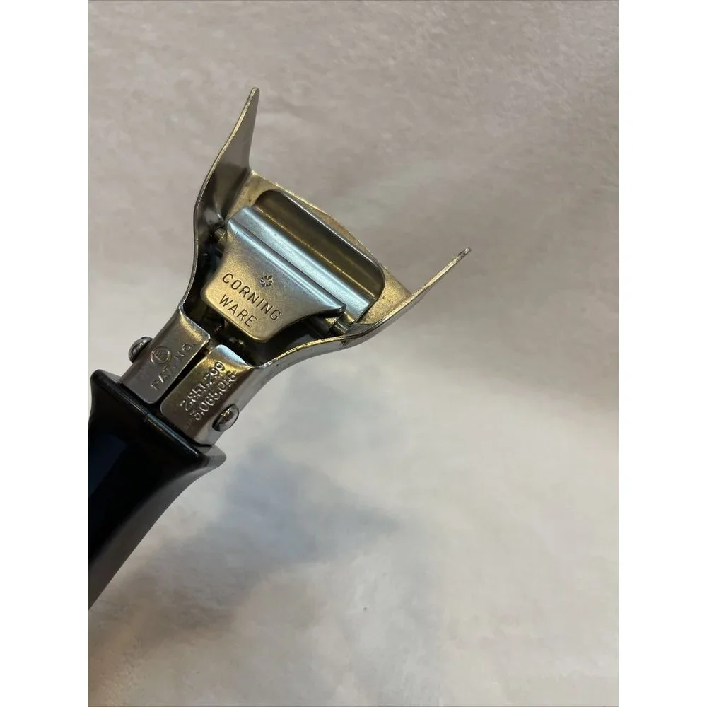 Corning Ware Black Twist Detachable Lock On‎ Pot Casserole Handle Patent 2851299